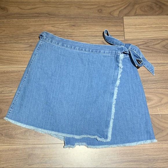 🌟HOST PICK🌟 Madewell denim wrap skirt - Picture 4 of 12